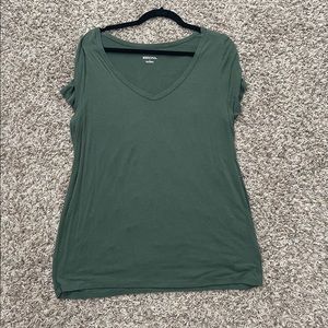 Green target v-neck